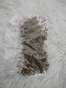 dried oregano leaves